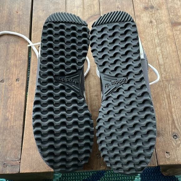 Like new Adidas ZX750 US size 6 (see description) - Picture 3 of 6